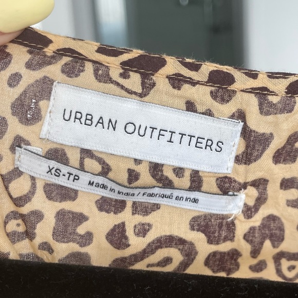 Urban Outfitters Animal print crop top - Picture 4 of 4